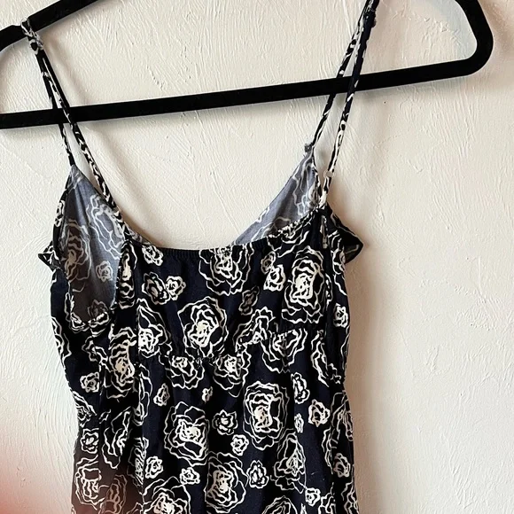 Everly Floral Dress - Picture 3 of 9